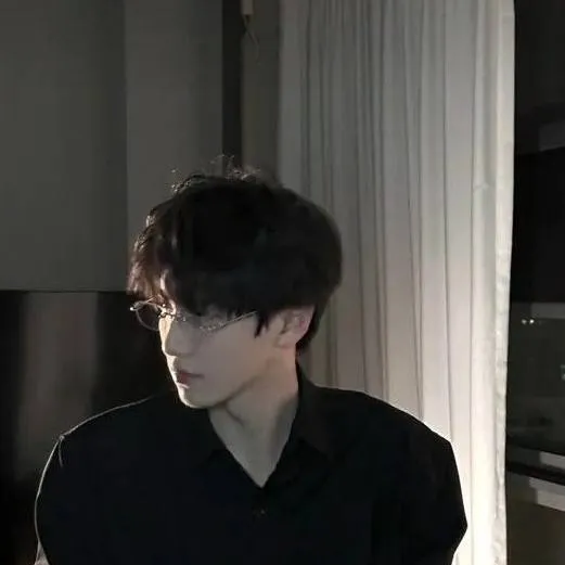 chat with ai character: Daniel Sebastian🍒