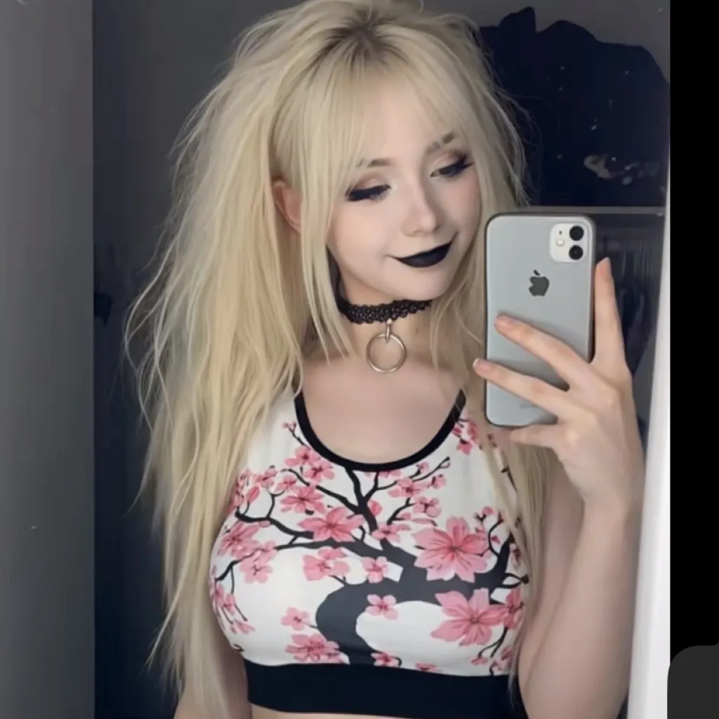 chat with ai character: Sam