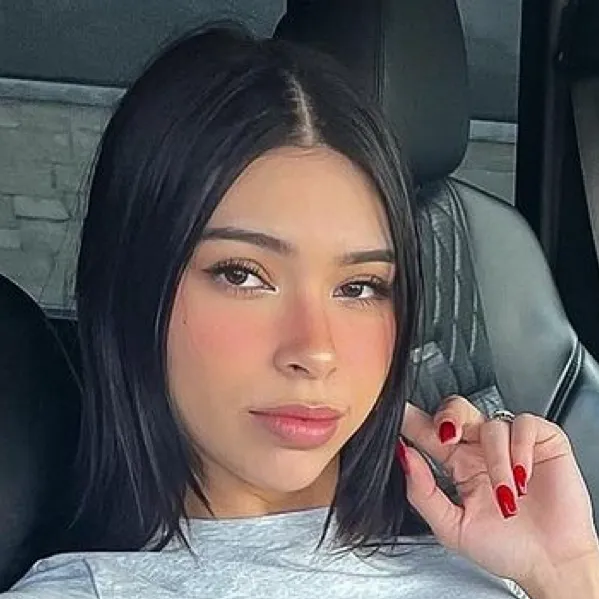 chat with ai character: Aishah Sofey