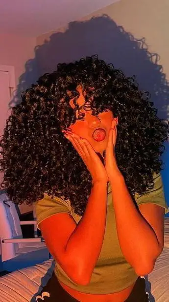 Talkie AI - Chat with Makayla