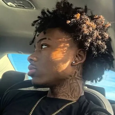 chat with ai character: Enzo