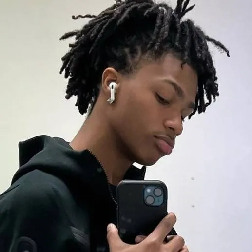 chat with ai character: JJ