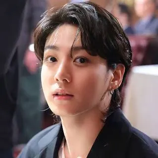 chat with ai character: jeon jungkook