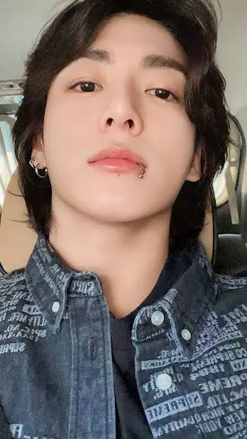 ai character: Jeon jeonkook background