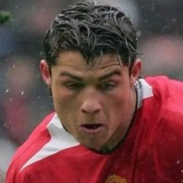 chat with ai character: Cristiano Ronaldo 