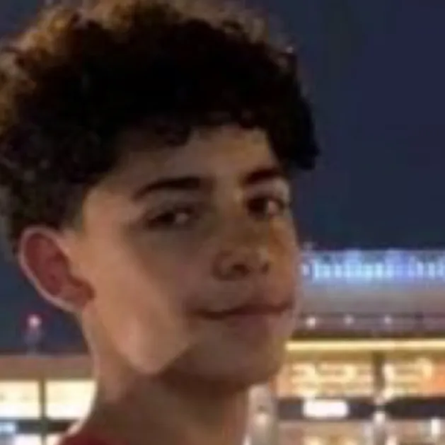 chat with ai character: Ronaldo’s jr