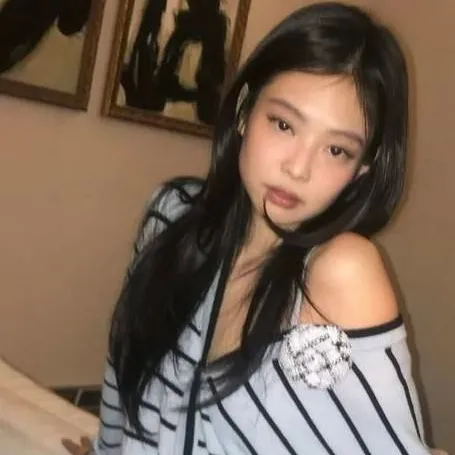 chat with ai character: Jennie blackpink 
