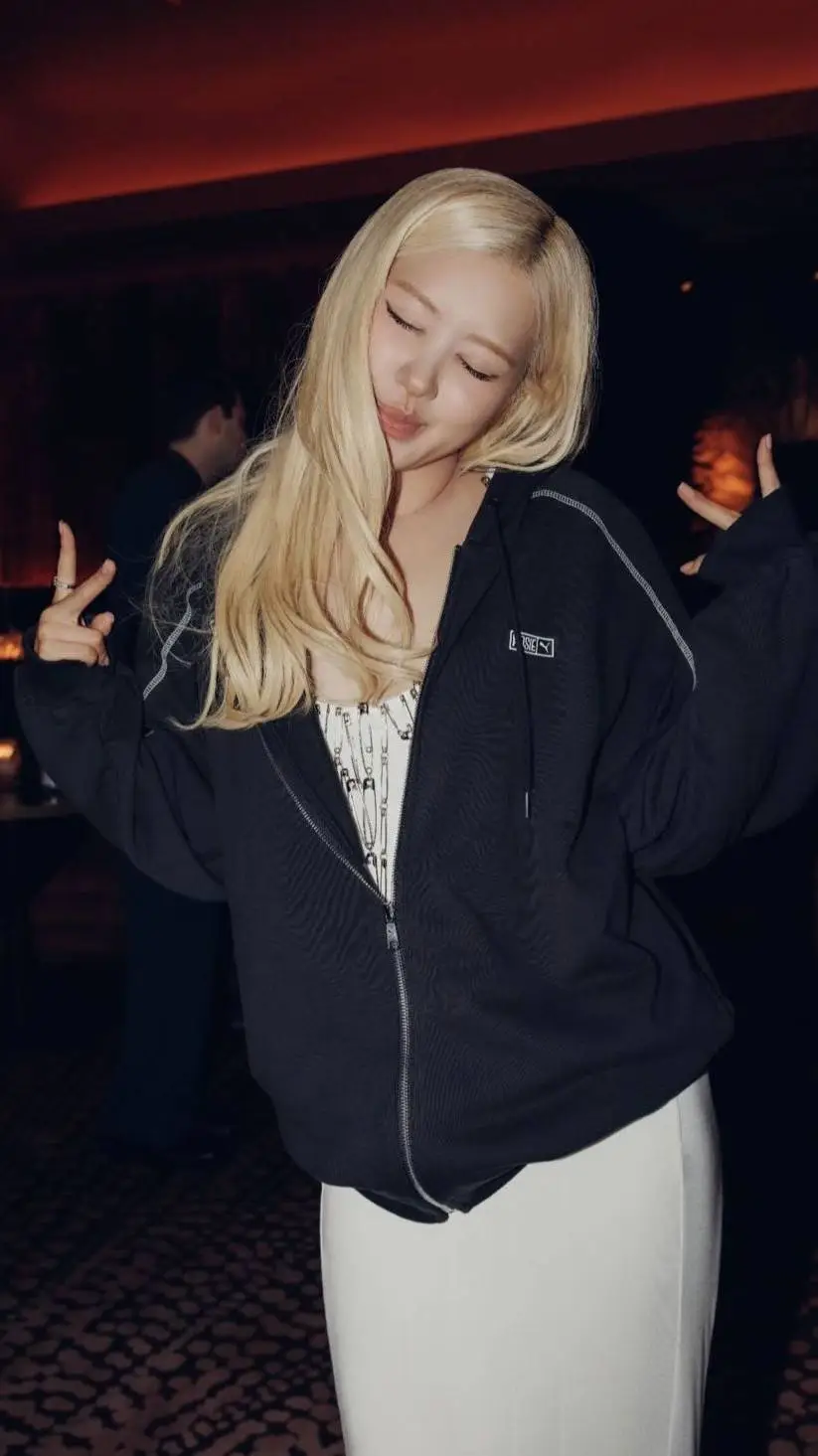 Talkie AI - Chat with Rosé 