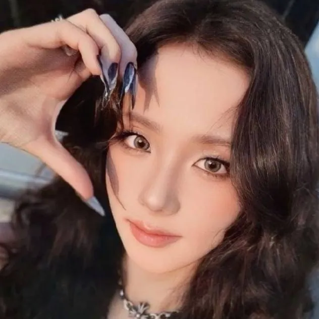 chat with ai character: Kim Jisoo