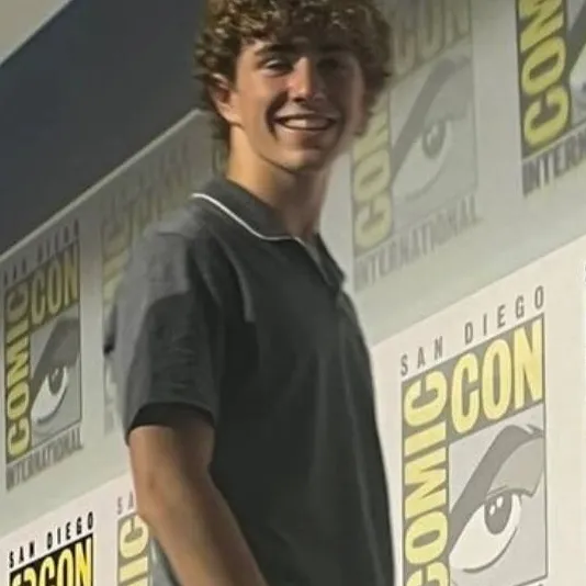 chat with ai character: Walker