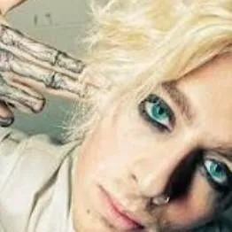 chat with ai character: TX2