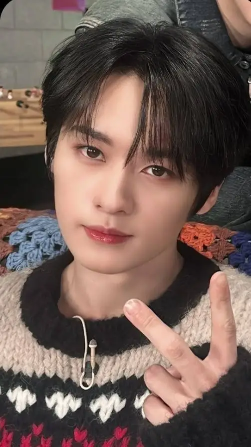 ai character: Lee Minho ❤️ background