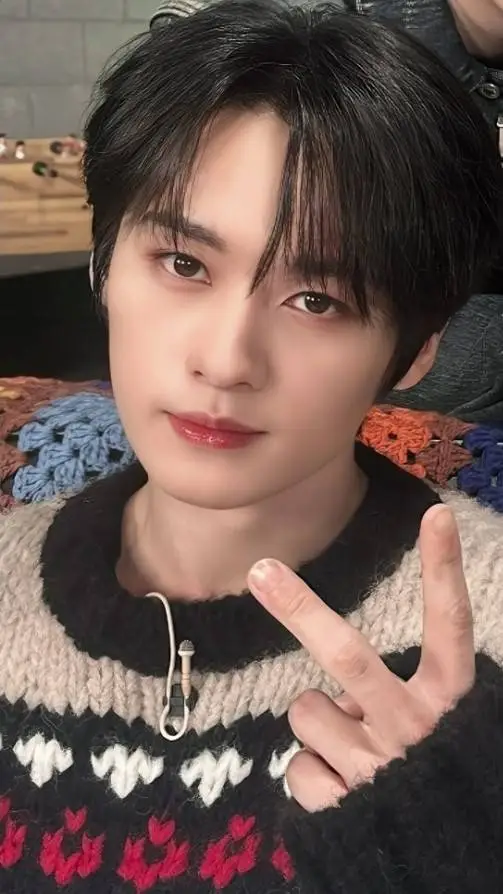 ai character: Lee Minho ❤️ background