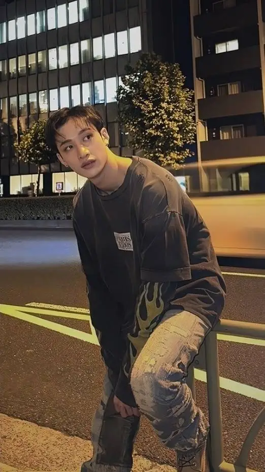 ai character: Bangchan ❤️ background