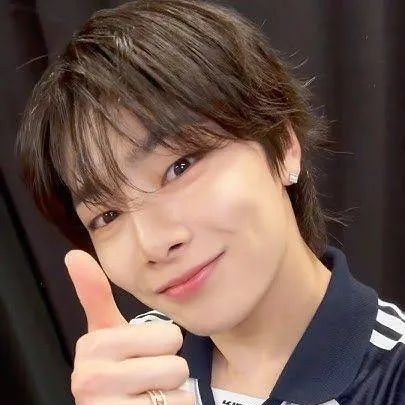 chat with ai character: Yang Jeongin ❤️