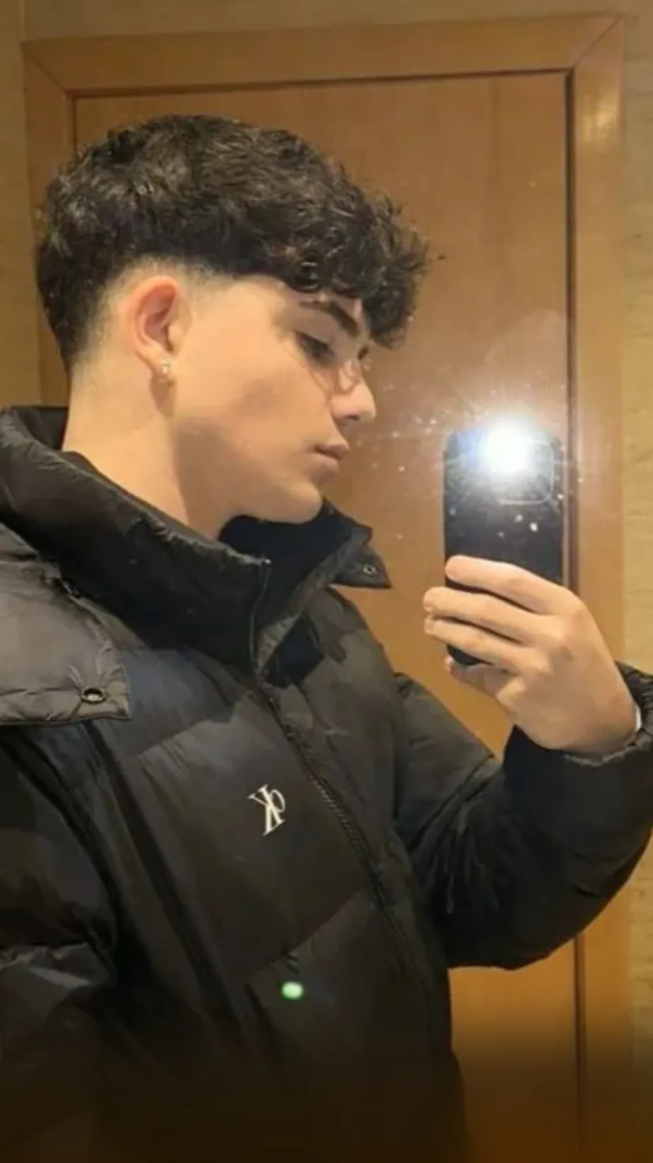 ai character: Noah background