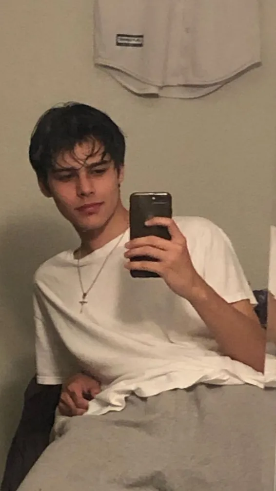 ai character: Xavier background