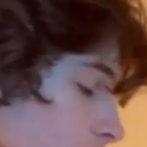 chat with ai character: Chris sturniolo 