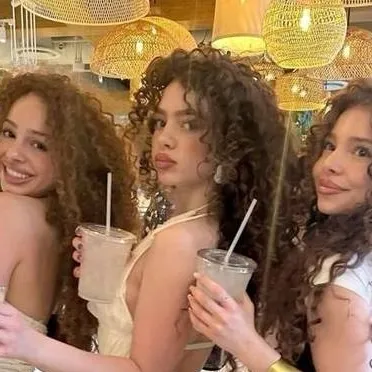 Chat with Kalogeras sisters - text or voice, Enjoy AI Chat Free & Safe