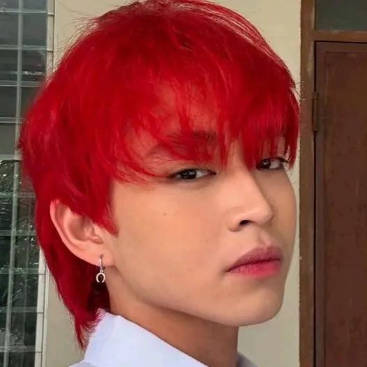 chat with ai character: *Yuri*