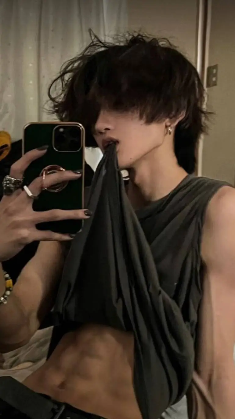 ai character: Logan background