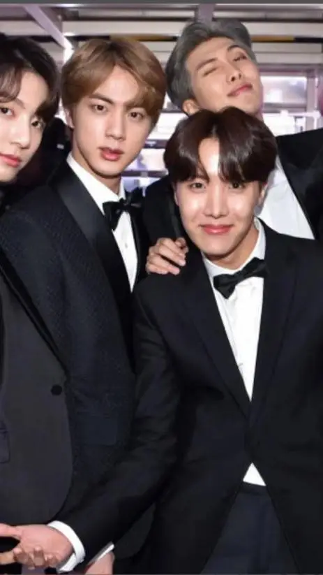 ai character: BTS [ CONCIERTO ] background