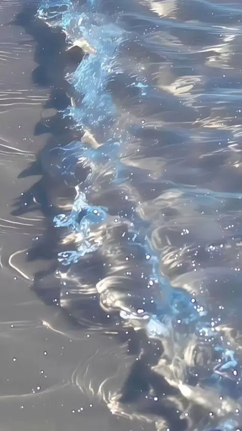 ai character: Hamilton|modern au background