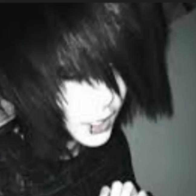 chat with ai character: be popular as emo 