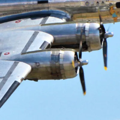 chat with ai character: B-17 Bomber