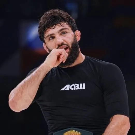 chat with ai character: Arman Tsarukyan 