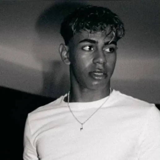 chat with ai character: Lamine Yamal 