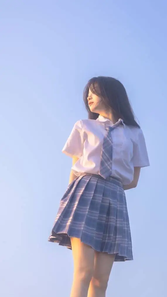 ai character: mai suzuki background