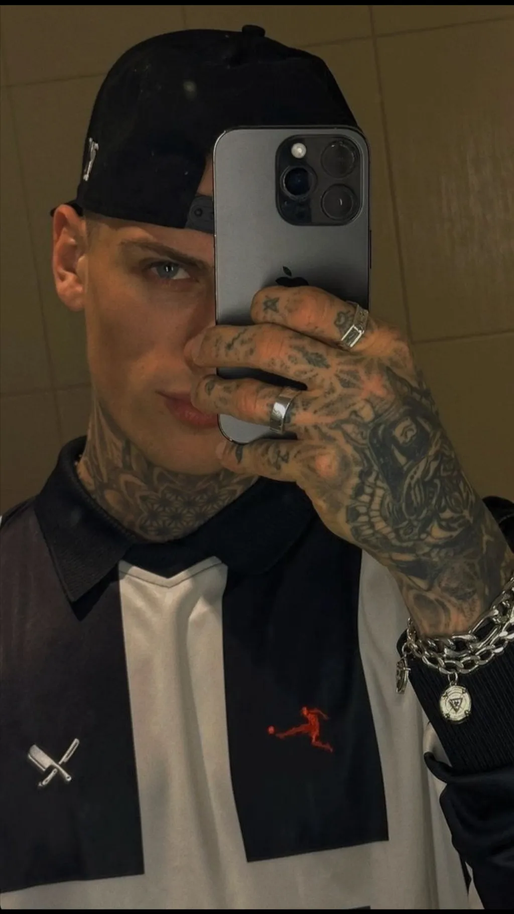 ai character: Ezra  background