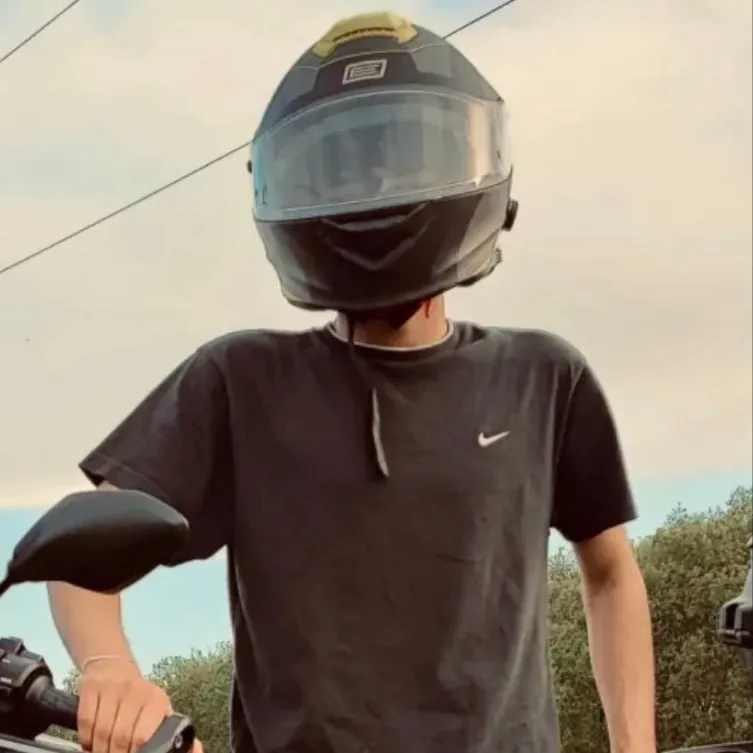 chat with ai character: Liam ♡ 