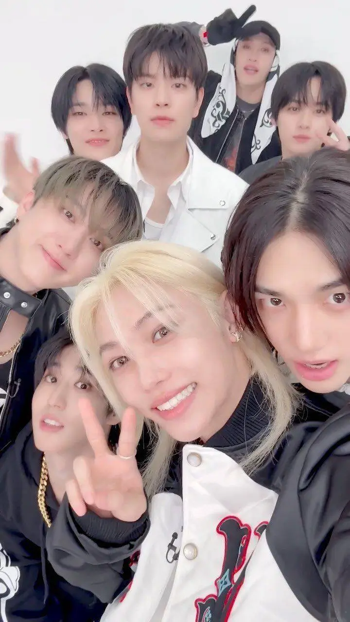 ai character: straykids x y/n background