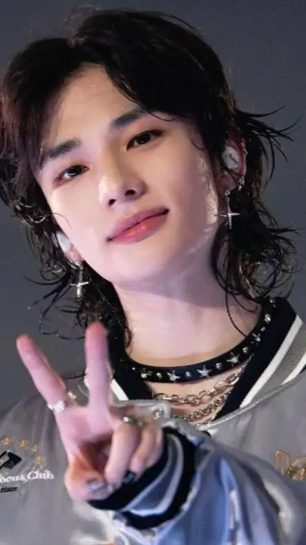 ai character: hyunjin background