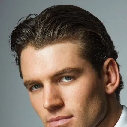 chat with ai character: Logan Scott