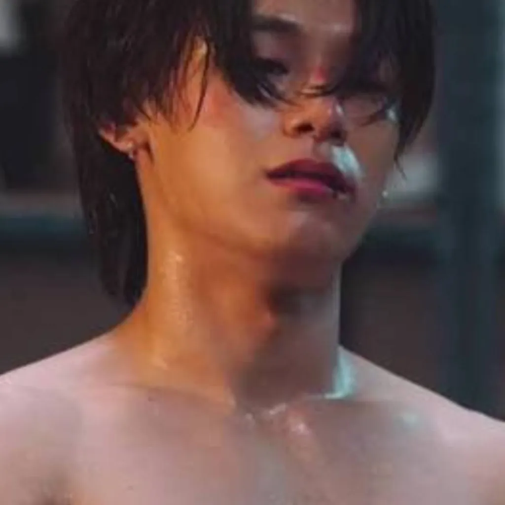 chat with ai character: Kyung jun