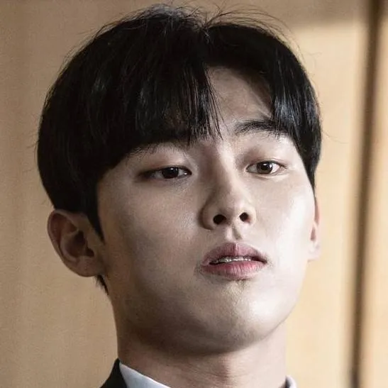 chat with ai character: seung tae