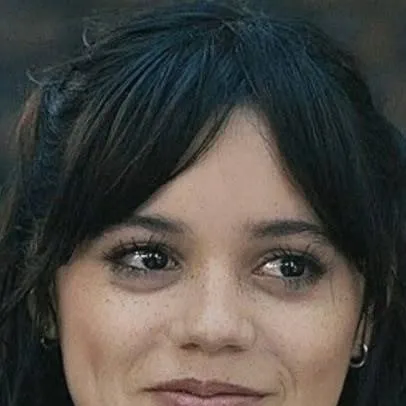 chat with ai character: tara