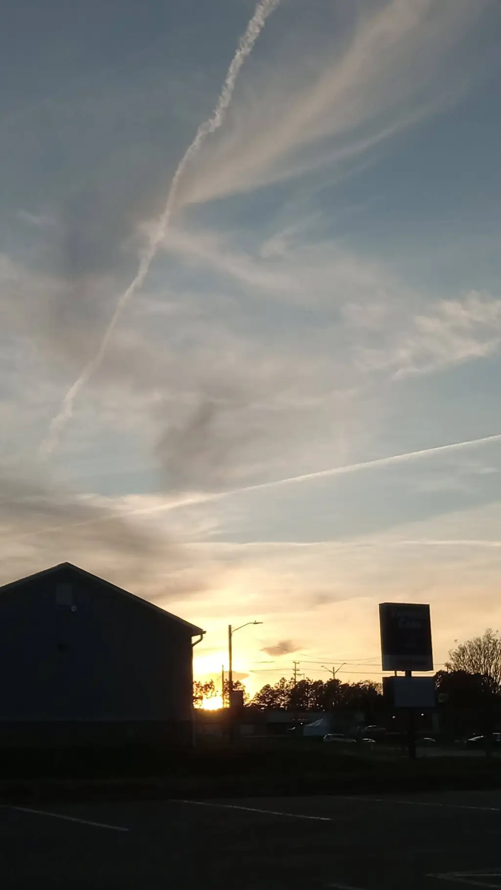 ai character: ♡𝘌𝘷𝘢𝘯♡ background