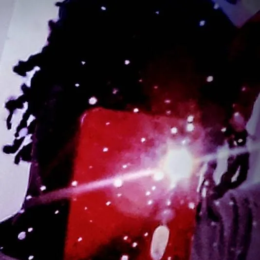 chat with ai character: Damien Harrington