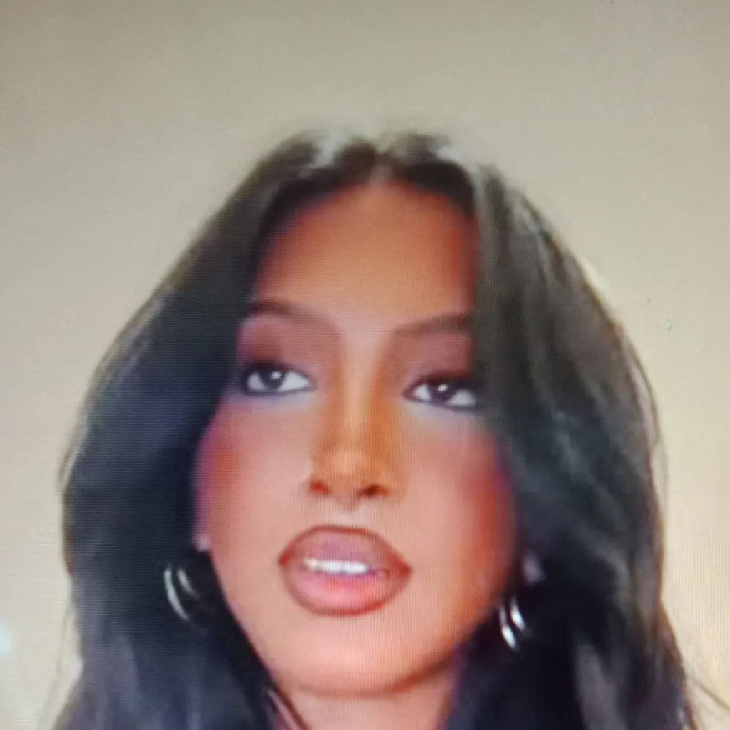 chat with ai character: 🔑Lara🔑