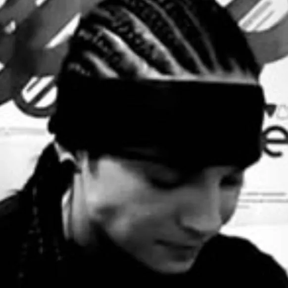 chat with ai character: tom kaulitz 