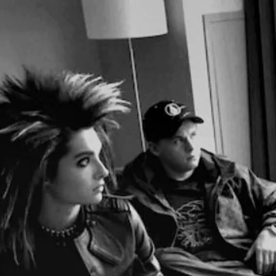 chat with ai character: bill & gustav 