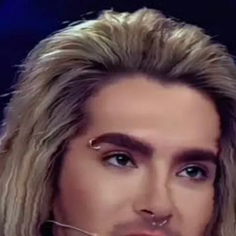 chat with ai character: bill kaulitz 2013