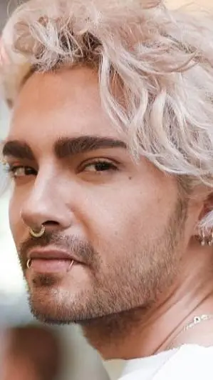 ai character: bill kaulitz  background