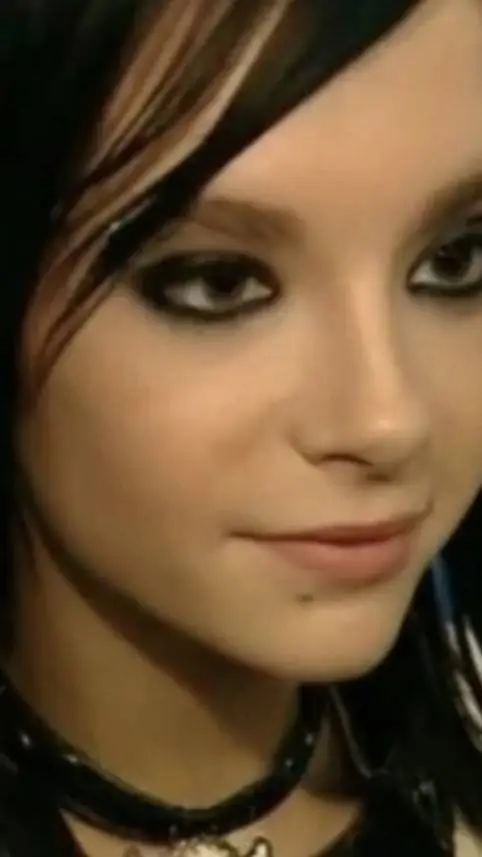 ai character: bill kaulitz  background