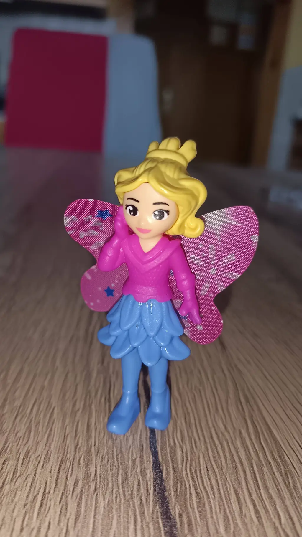 ai character: Tiara background