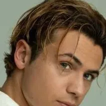 chat with ai character: FEDERICO ROSSI 